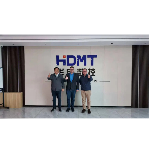 華電數控立式車銑復合裝備獲國際關注 意大利客戶萬里赴華實地考察